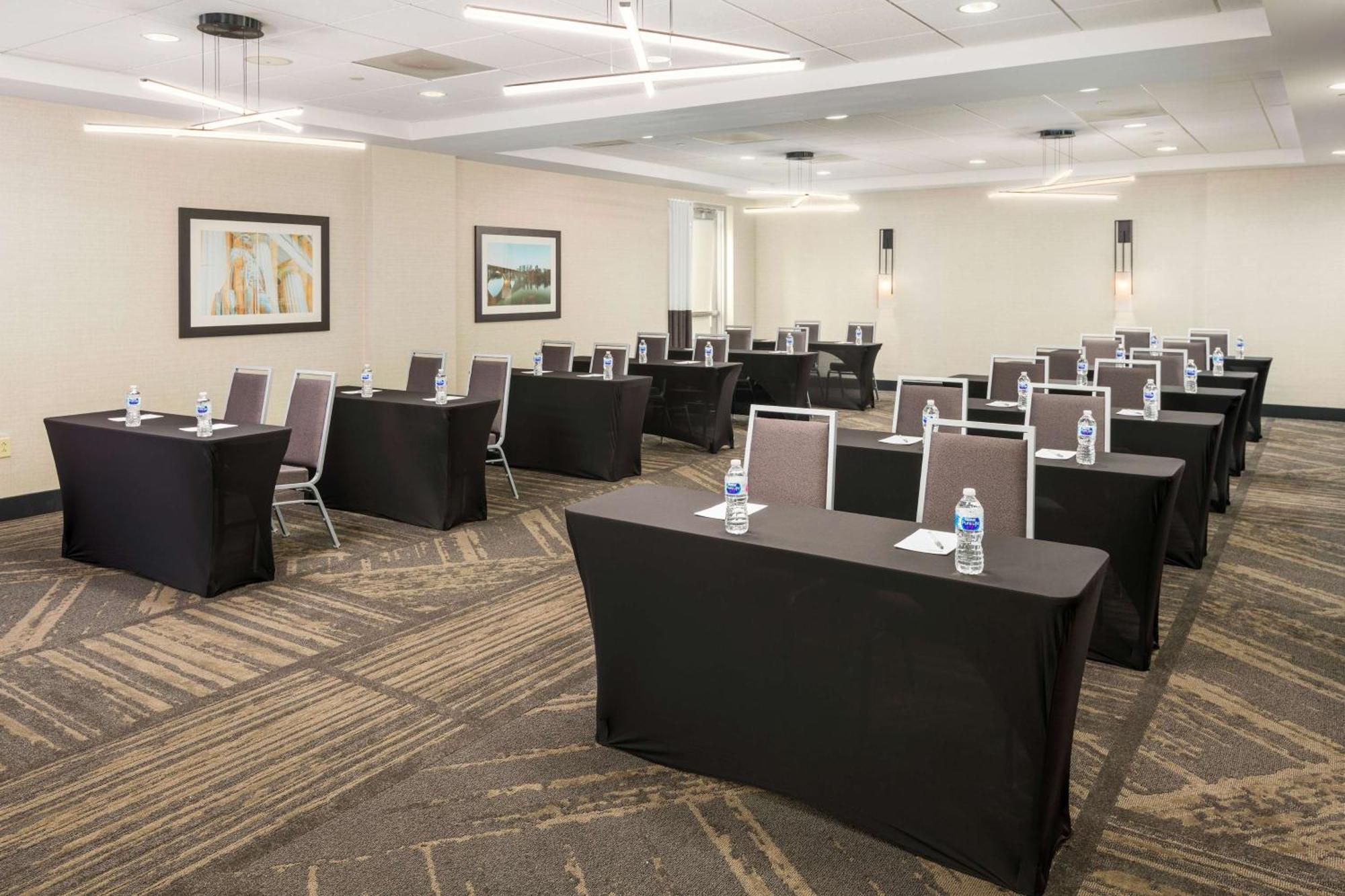 Hilton Garden Inn Silver Spring White Oak Eksteriør billede