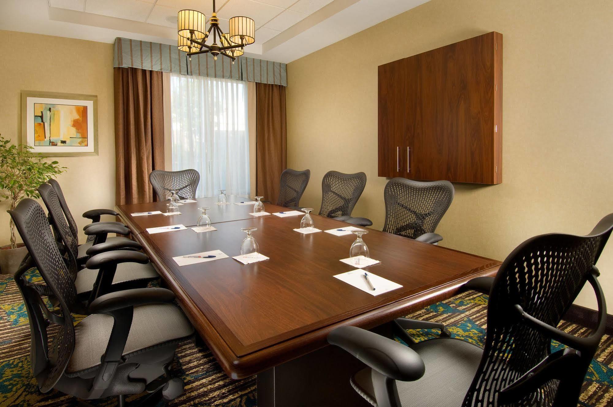 Hilton Garden Inn Silver Spring White Oak Eksteriør billede